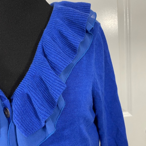 Jones Wear Blue Ruffled Cardigan Size Large CB-60 - Picture 3 of 8